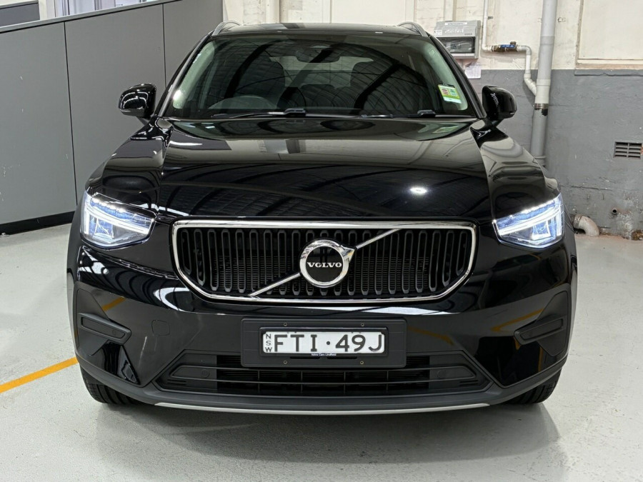 2025 Volvo XC40 XZ Plus B4 SUV Image 2