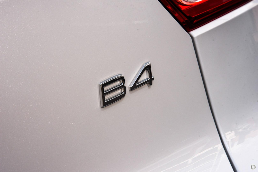 2025 MY26 Volvo XC40 XZ Plus B4 SUV Image 11