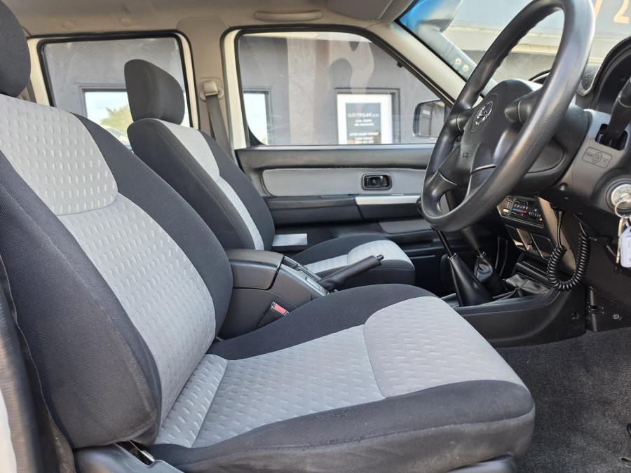 2014 Nissan Navara D22 ST-R Ute Image 18
