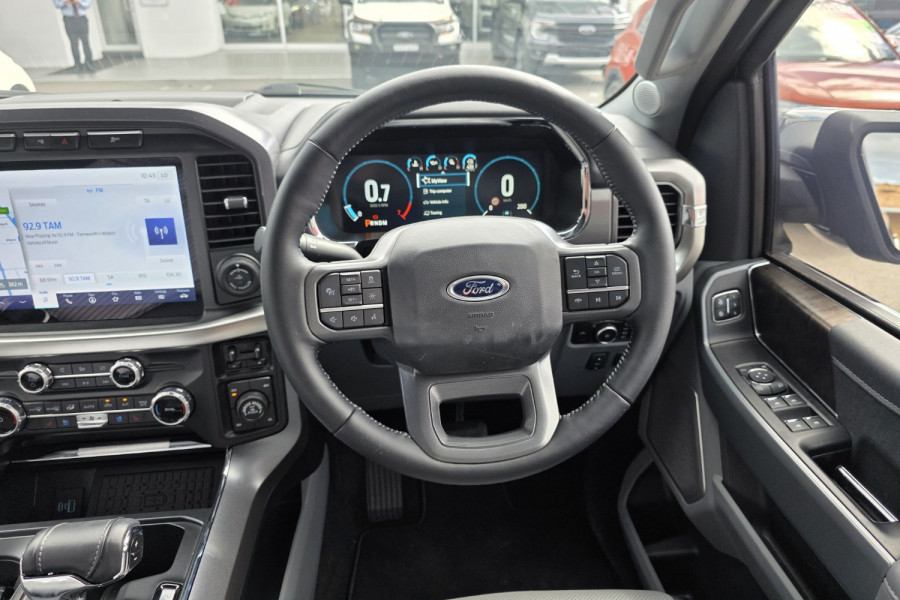 2023 Ford F-150 No Series Lariat Dual Cab Image 16