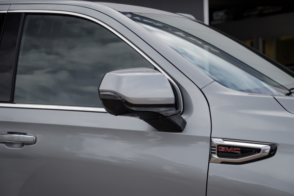 2025 GMC Yukon  Denali Wagon Image 18