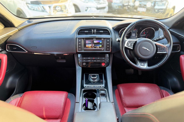 2016 MY17 Jaguar F-PACE X761 20d R-Sport SUV Image 15