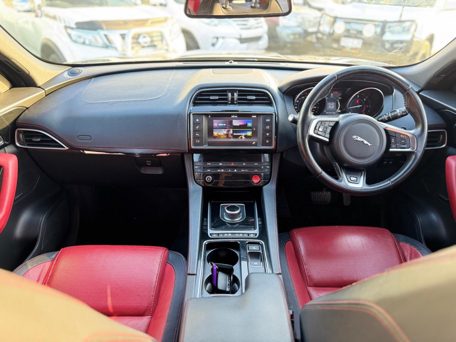 2016 MY17 Jaguar F-PACE X761 20d R-Sport SUV Image 15