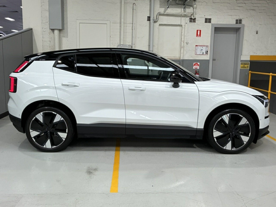 2024 Volvo EX30  Twin Motor Performance Ultra SUV Image 3
