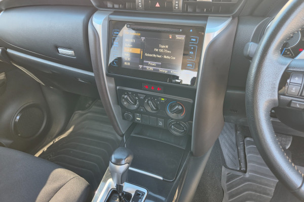 2017 Toyota Fortuner GUN156R GXL SUV Image 17