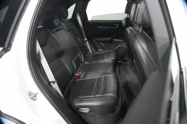 2018 Porsche Cayenne SUV image 27