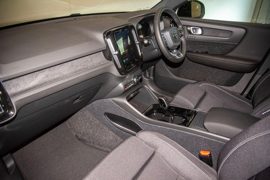 2024 Volvo C40  Recharge SUV Image 7