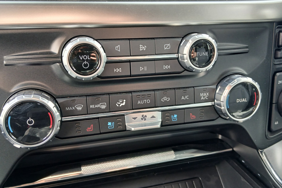 2023 Ford F-150 No Series Lariat Dual Cab Image 21