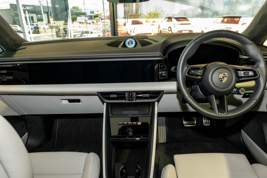 2024 MY25 Porsche Macan SUV