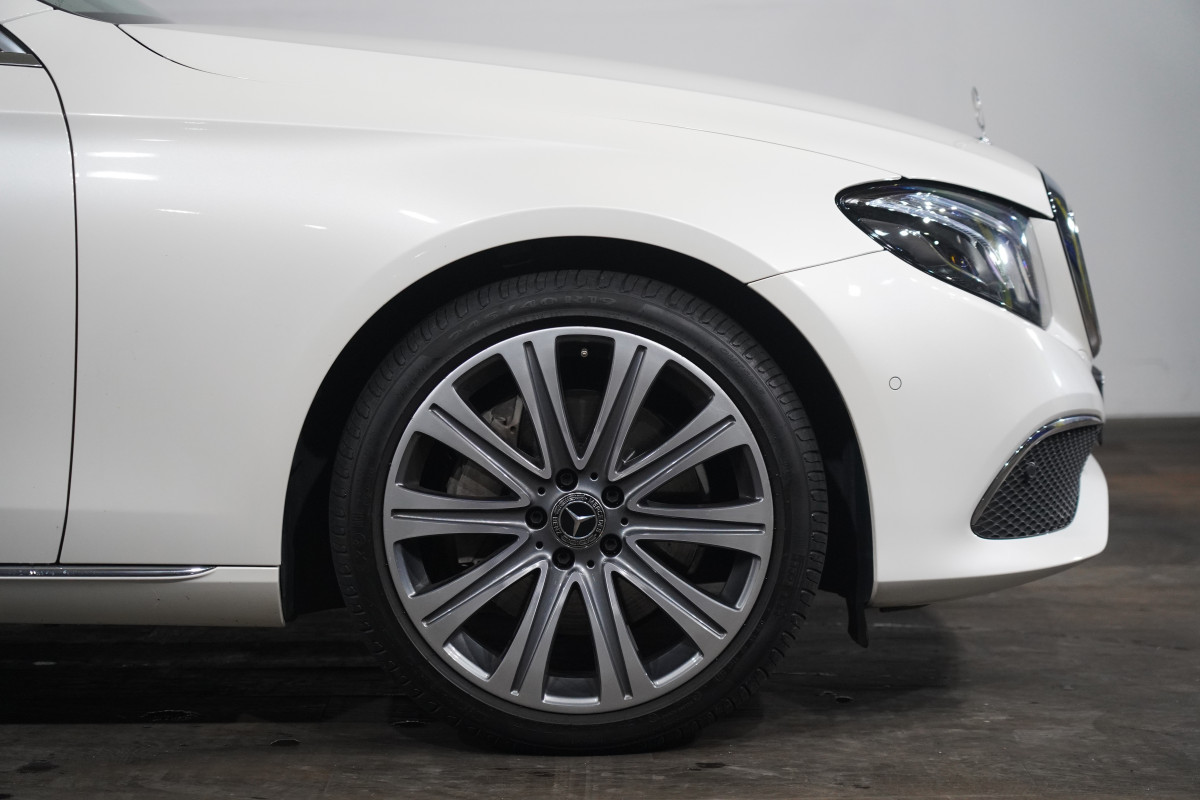 2019 Mercedes-Benz E300 Sedan Image 5