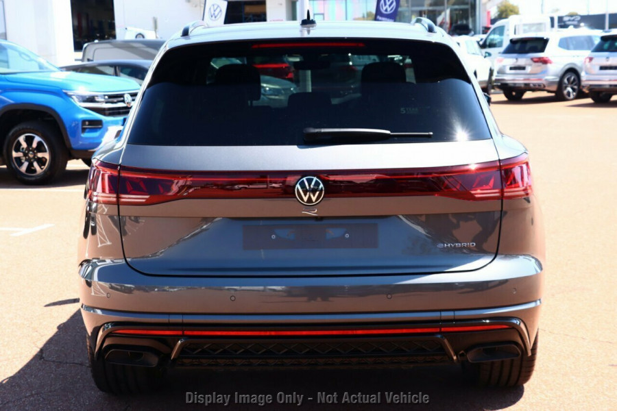 2026 Volkswagen Touareg RC R SUV Image 18