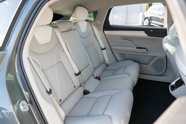 2026 Volvo ES90  Plus Single Motor Sedan Image 16