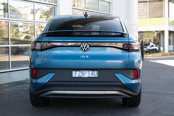 2025 Volkswagen ID. 5 E2 Pro SUV Image 5