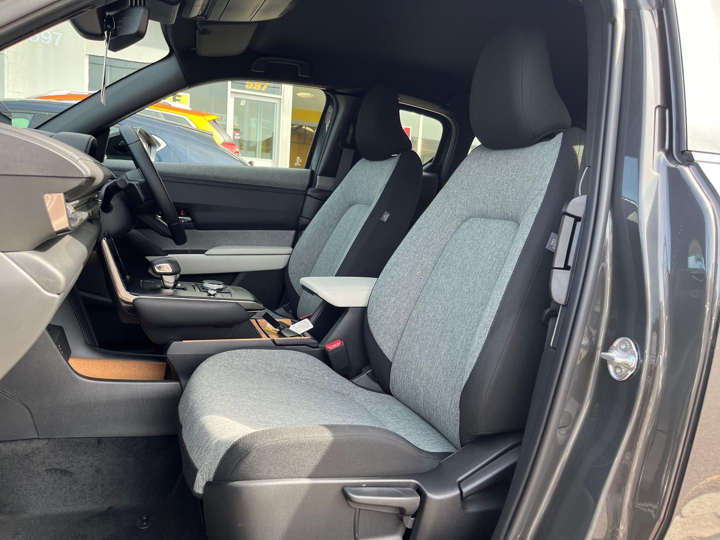 2023 Mazda MX-30 DR Series G20e Evolve SUV Image 13
