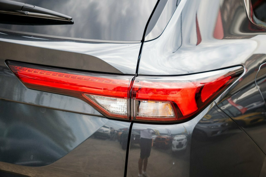 2024 Mitsubishi Outlander ZM Black Edition SUV Image 7