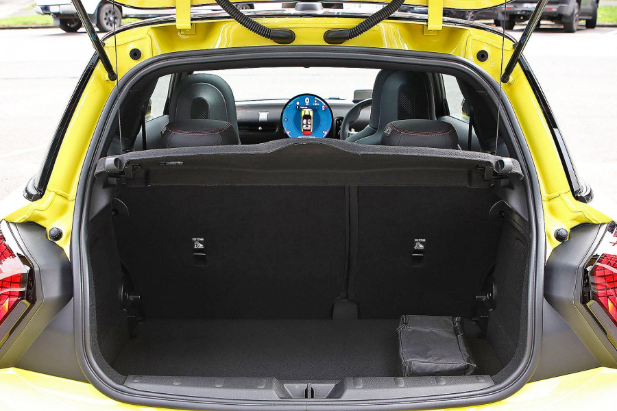2026 MINI Cooper F66 JCW Favoured Hatch