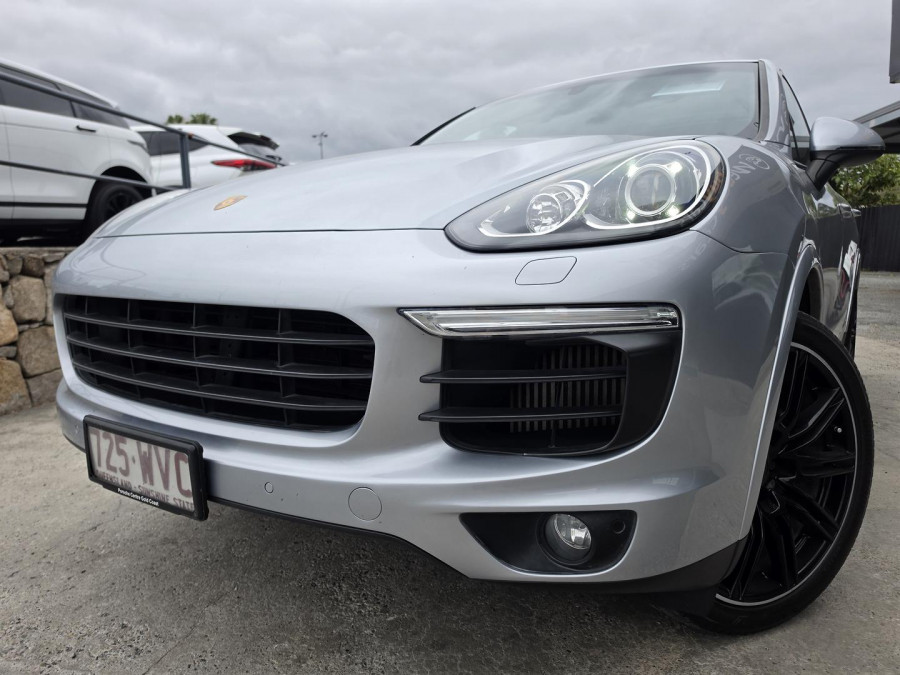 2016 MY17 Porsche Cayenne 92A Platinum Edition SUV Image 2