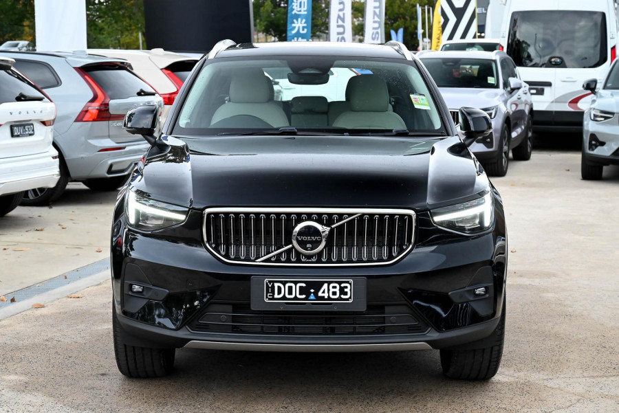 2024 MY25 Volvo XC40 XZ Ultra B4 Bright SUV Image 2