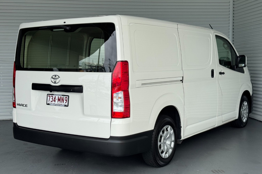 2021 Toyota HiAce GDH300R  Crew Van Image 6