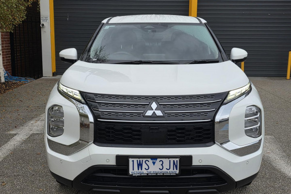 2023 Mitsubishi Outlander ZM ES SUV Image 2
