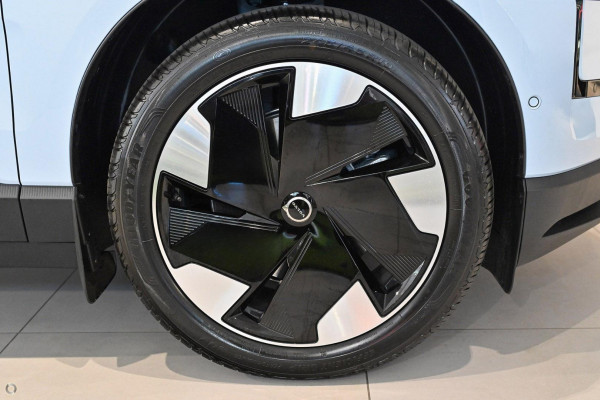 2026 Volvo EX30  Single Motor Extended Range Plus SUV Image 15