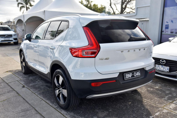 2021 Volvo XC40 XZ T4 Momentum SUV Image 4