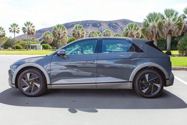 2026 Hyundai IONIQ 5 NE.V6  SUV Image 4