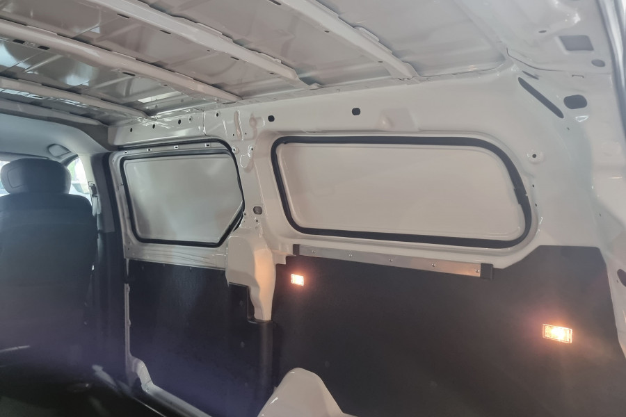 2024 LDV G10 SV7C + Van Image 14