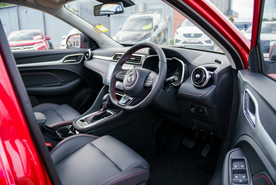 2024 MG ZST S13 Essence SUV Image 15