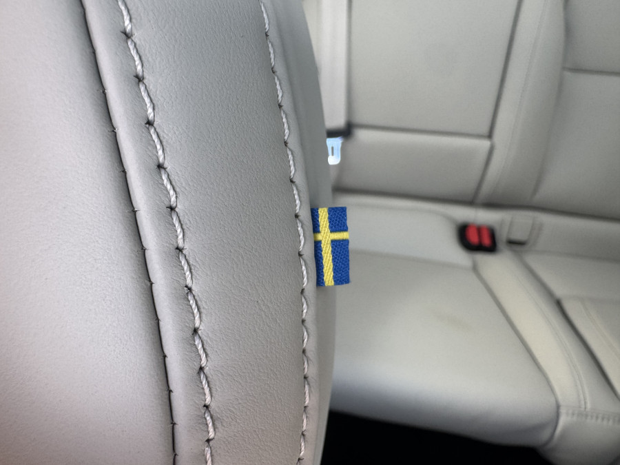 2026 Volvo XC60 UZ Ultra T8 Plug-in Hybrid Dark SUV Image 19