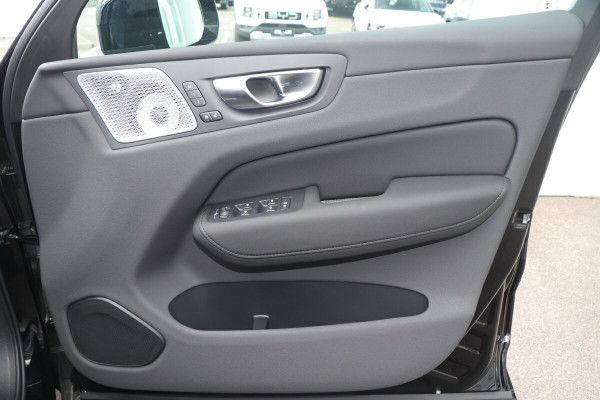 2026 Volvo XC60 UZ Ultra B5 Dark SUV Image 5