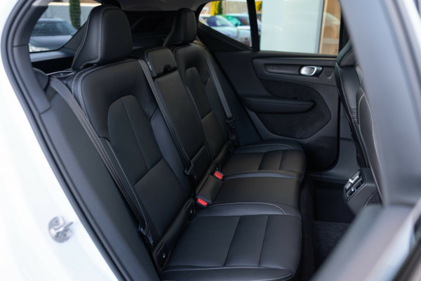 2025 MY26 Volvo XC40 XZ Ultra B4 Dark SUV Image 16