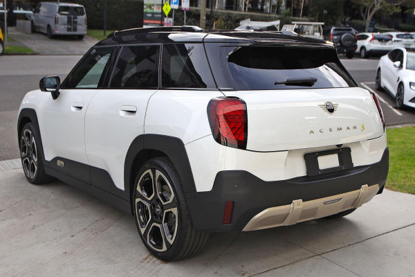 2026 MINI Aceman J05 SE Favoured Hatch image 4