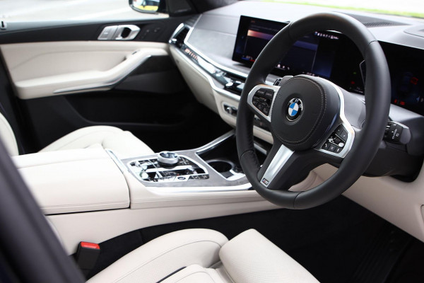 2026 BMW X7 G07 LCI xDrive40i M Sport SUV image 6