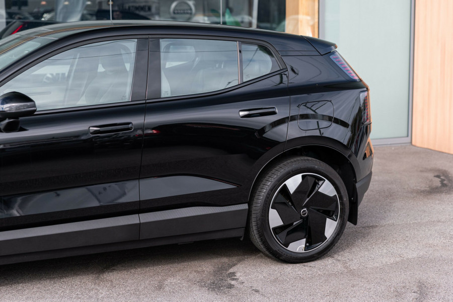 2026 Volvo EX30  Single Motor Extended Range Plus SUV Image 19