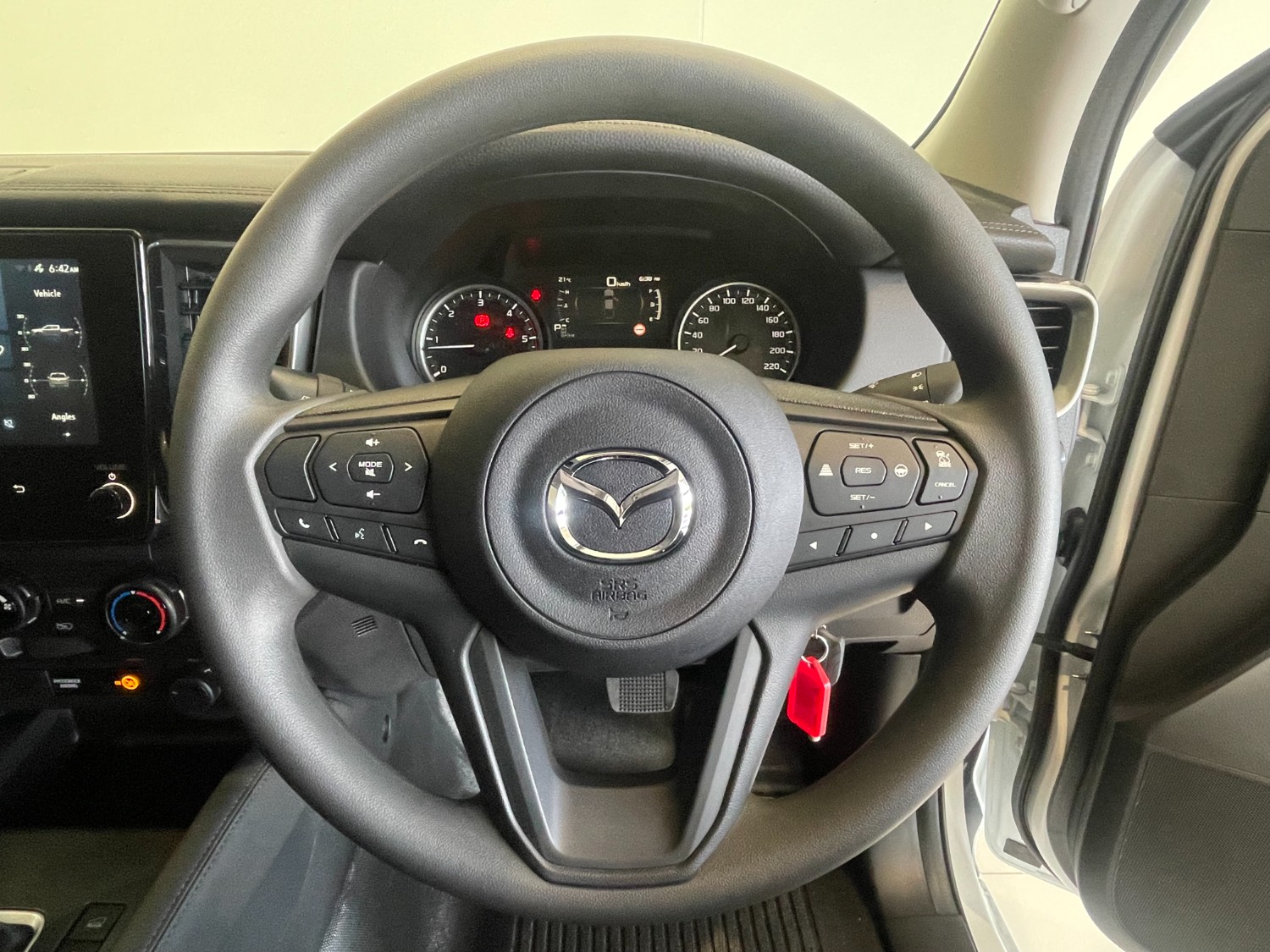 2025 Mazda BT-50 TF XT Cab Chassis Image 11