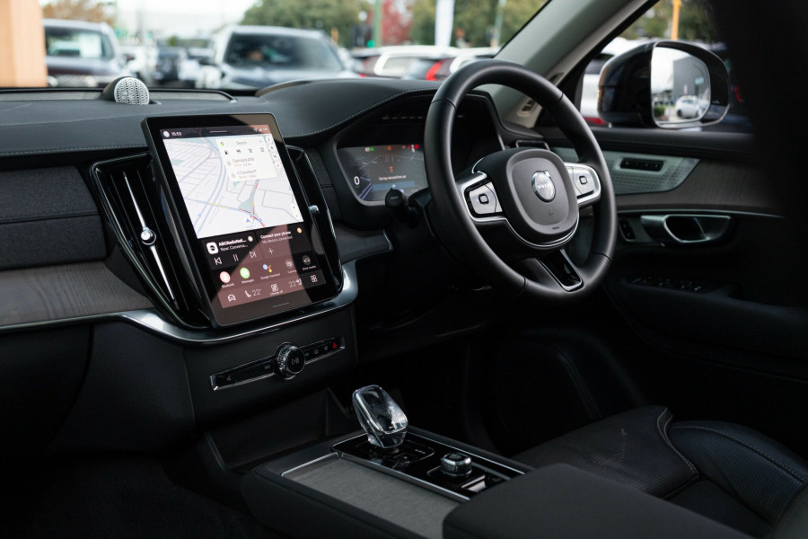 2025 MY26 Volvo XC90 L Series Ultra B5 Dark SUV Image 3