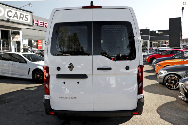 2026 Renault Master XDD  Van Image 3