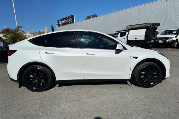 2023 Tesla Model Y  Rear-Wheel Drive SUV Image 7