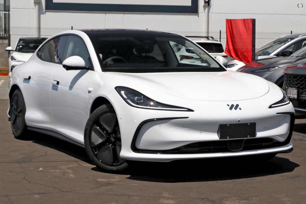 2026 MY25 MG IM5 P12L Premium Hatch