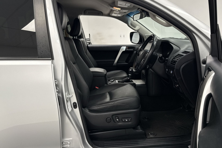 2022 Toyota LandCruiser Prado GDJ150R GXL SUV Image 20