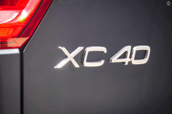 2026 Volvo XC40 XZ Ultra B4 Bright SUV Image 6