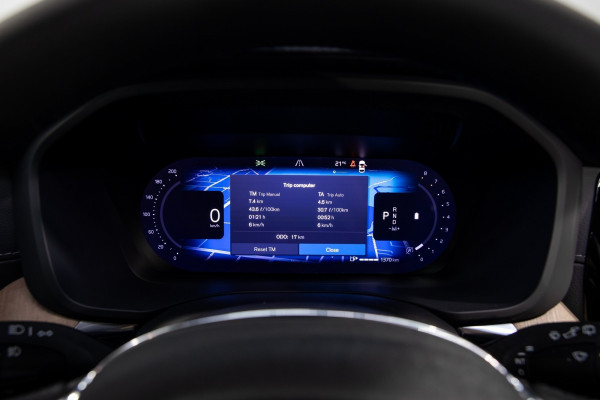 2026 Volvo XC60 UZ B5 Ultra Dark 2L Petrol Hybrid AWD SUV Image 18