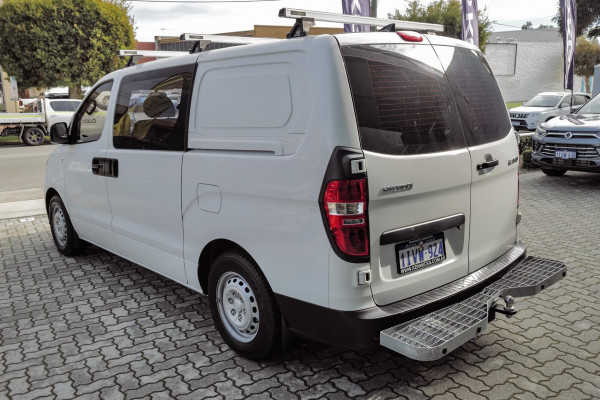 2020 MY21 Hyundai iLoad TQ4  Van Image 5