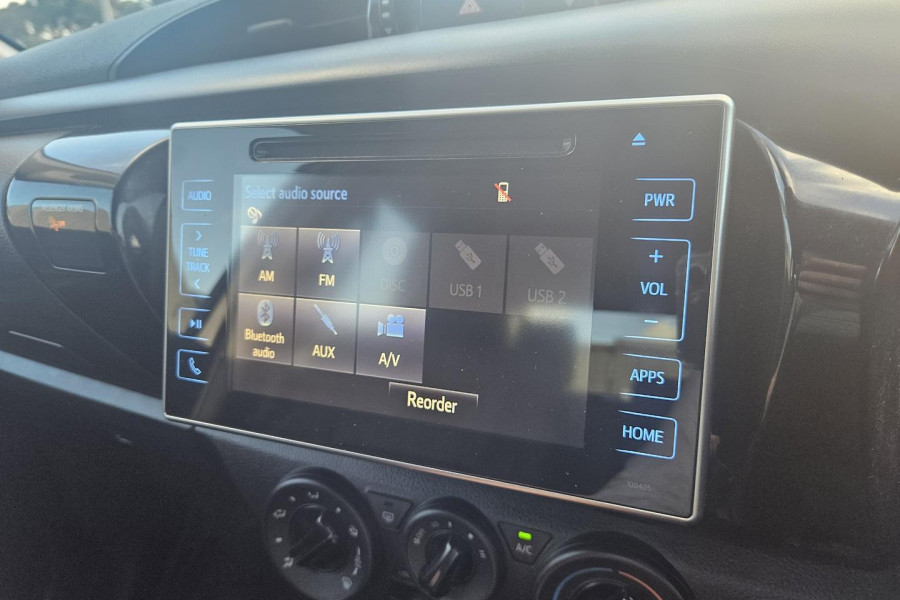 2020 Toyota HiLux  SR Dual Cab Cab Chassis Image 20