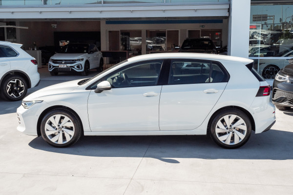 2026 Volkswagen Golf 8.5 110TSI Life Hatch Image 3