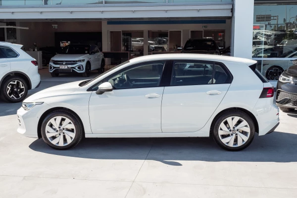 2026 Volkswagen Golf 8.5 110TSI Life Hatch Image 3