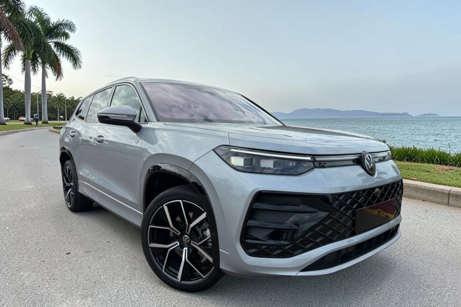 2025 MY26 Volkswagen Tayron R4 195TSI R-Line SUV Image 1