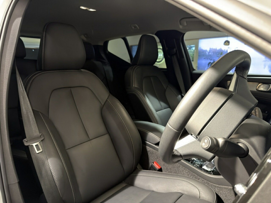 2024 Volvo XC40 XZ Ultimate B4 Bright SUV Image 13