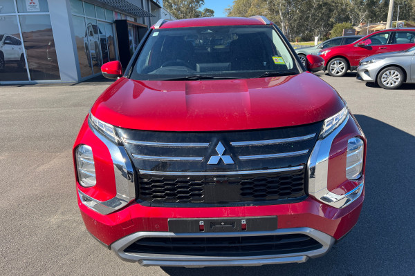 2025 Mitsubishi Outlander ZM LS SUV Image 2